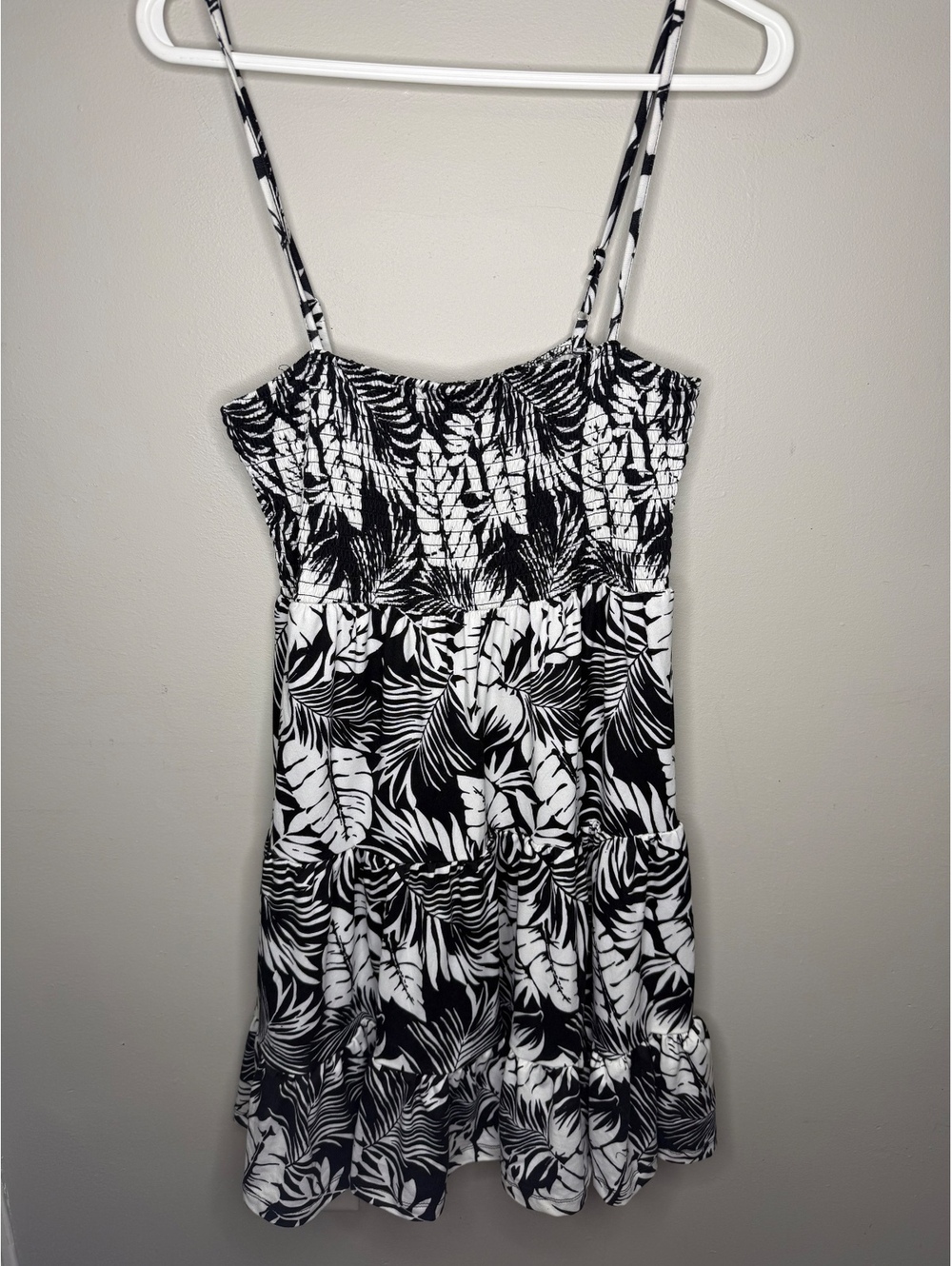 Forever 21 Black & White Tropical Palm Leaf Smocked Cami Mini Dress Large